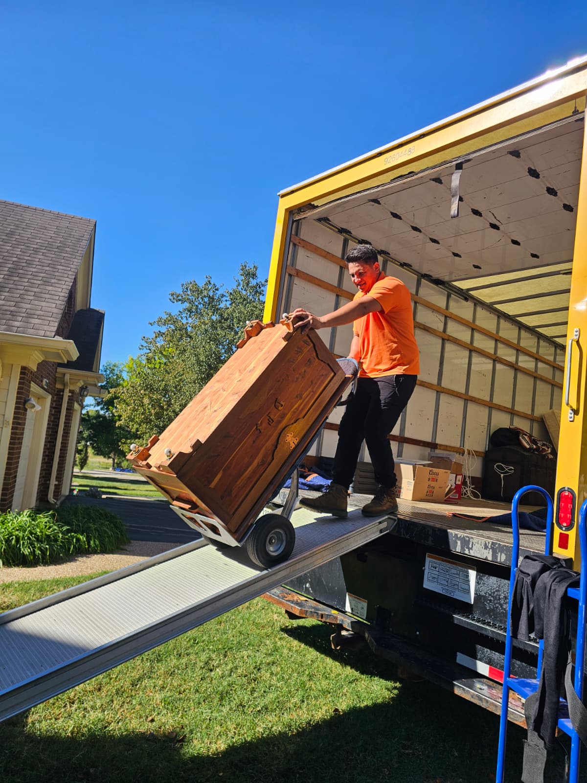 ISAI Moving